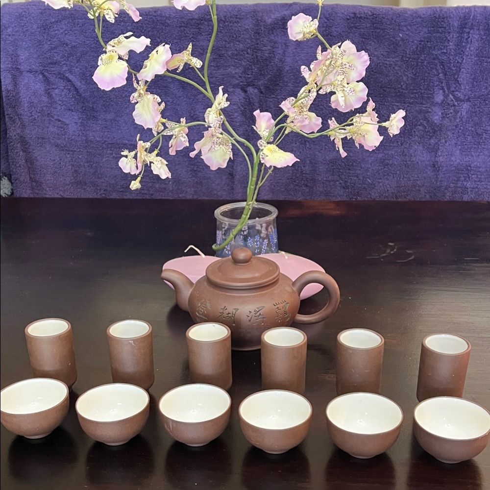 Brown Teapot and Cup Set